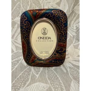 Vintage Oneida Collection Puffy Jewel-Toned Paisley Oval Picture Frame, 3.5x5